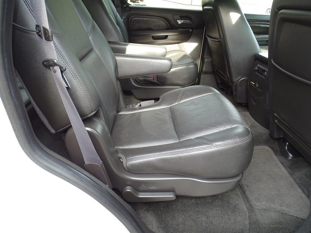 GMC Yukon 2WD 4dr 1500 Denali 2011