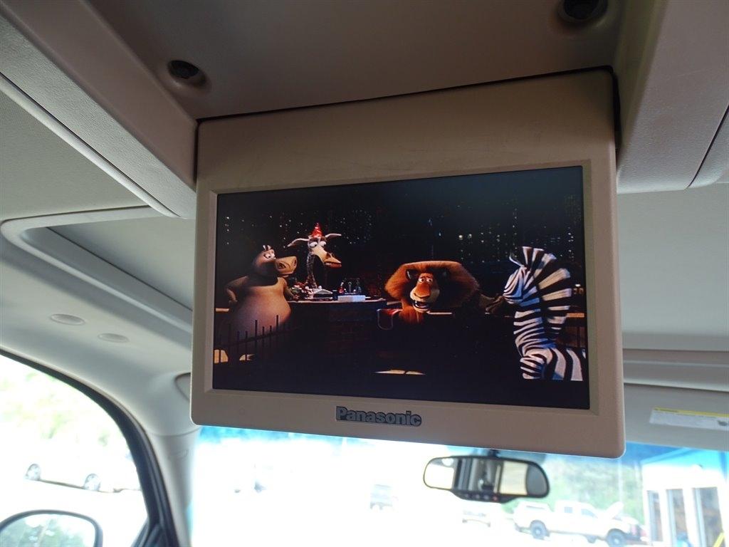 GMC Yukon 2WD 4dr 1500 Denali 2011