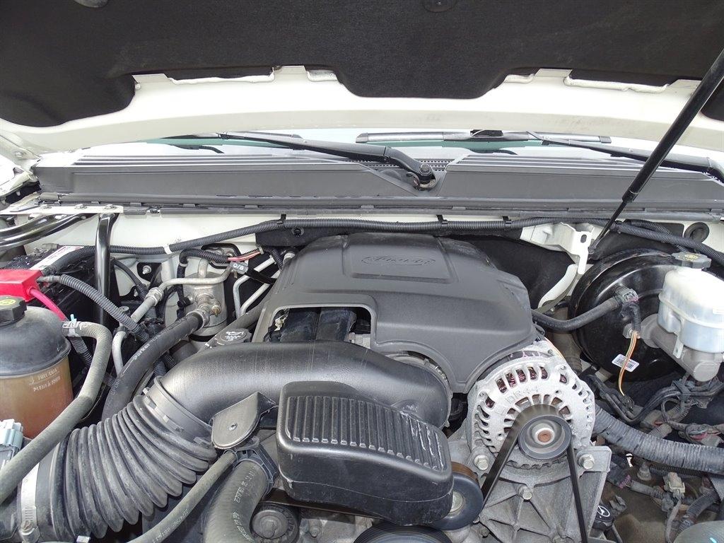 GMC Yukon 2WD 4dr 1500 Denali 2011