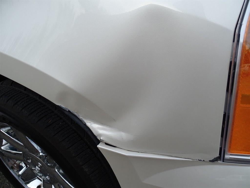 GMC Yukon 2WD 4dr 1500 Denali 2011