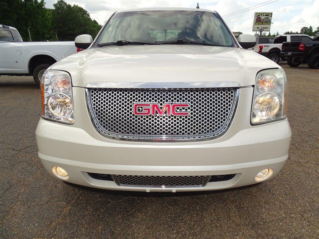 GMC Yukon 2WD 4dr 1500 Denali 2011