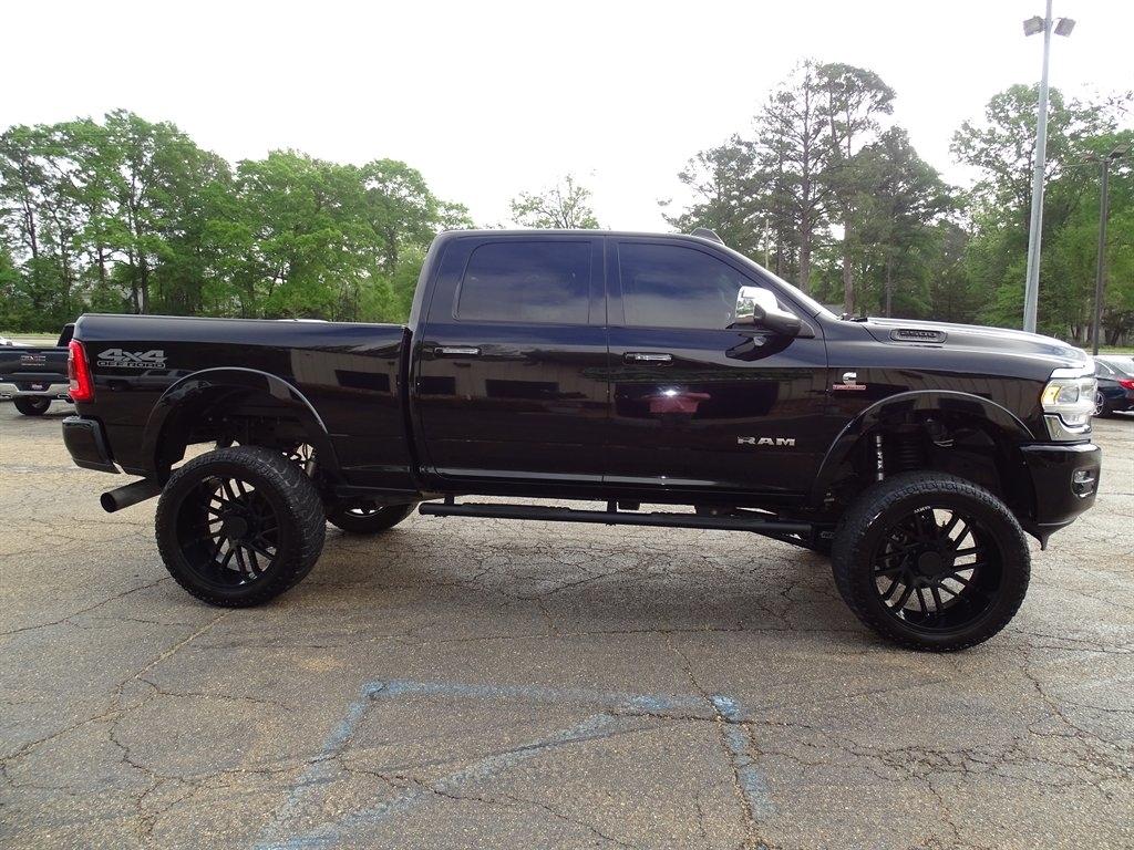 RAM 2500 Laramie 4x4 Crew Cab 6'4" Box 2022