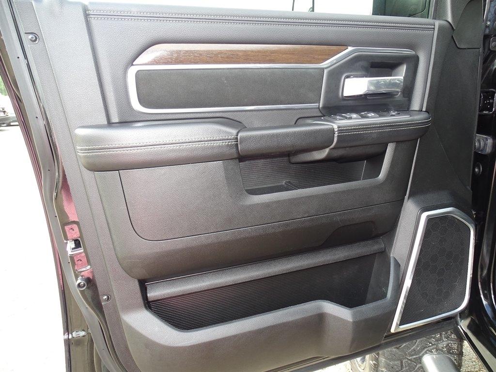 RAM 2500 Laramie 4x4 Crew Cab 6'4" Box 2022