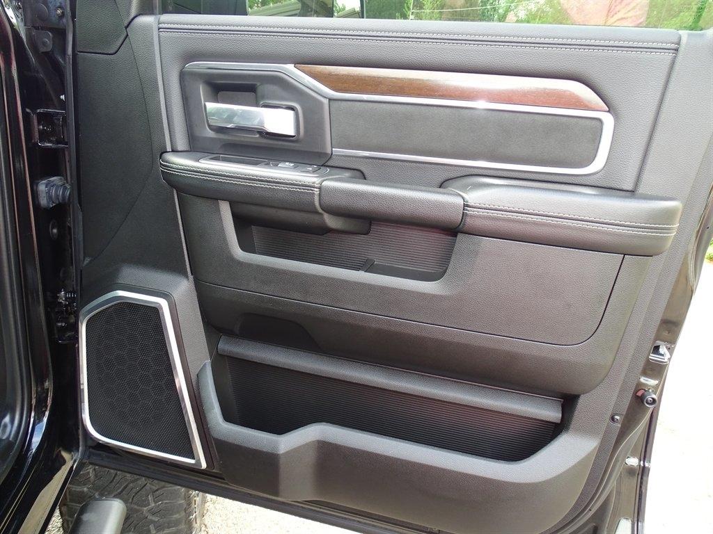 RAM 2500 Laramie 4x4 Crew Cab 6'4" Box 2022