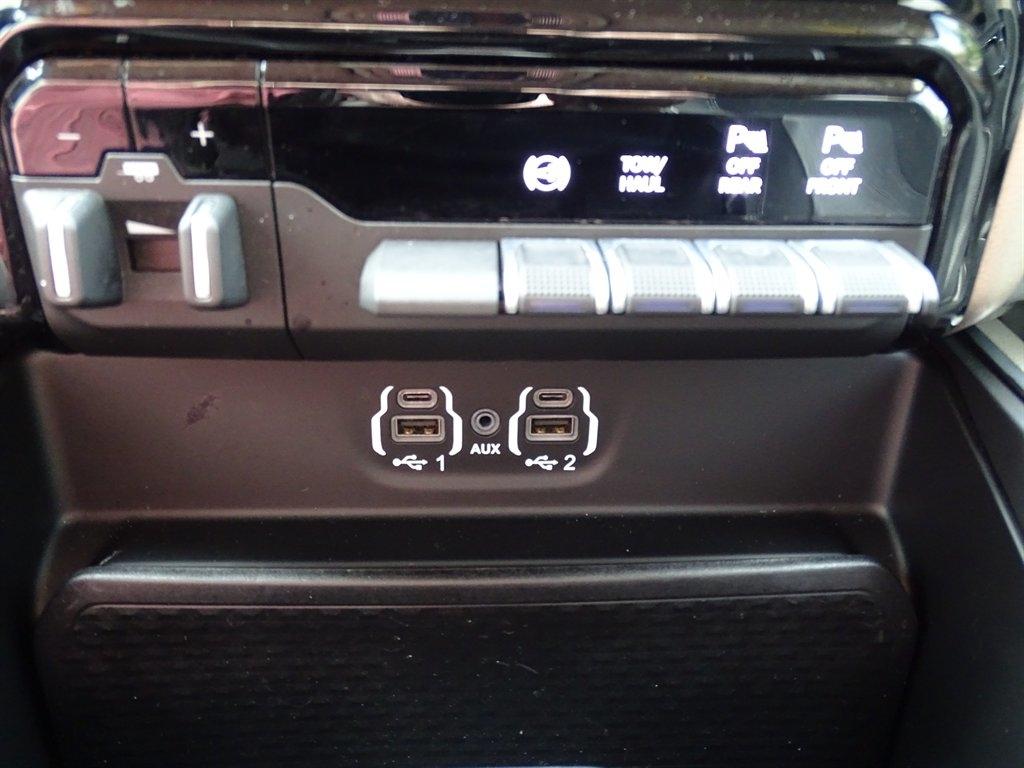 RAM 2500 Laramie 4x4 Crew Cab 6'4" Box 2022