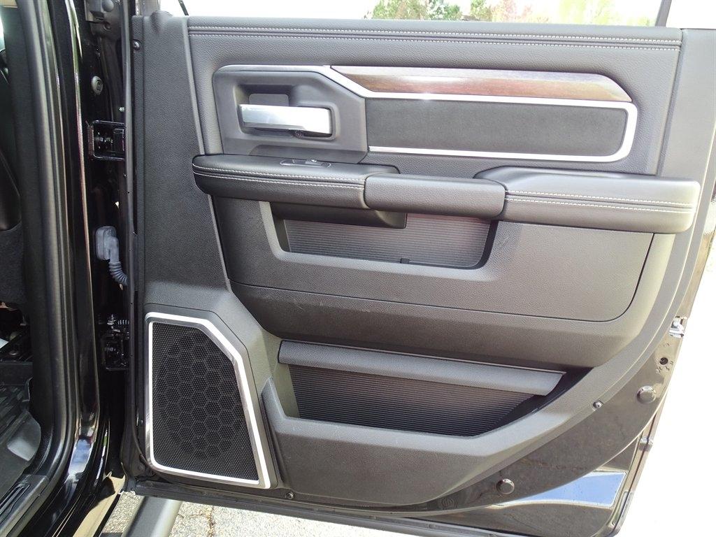 RAM 2500 Laramie 4x4 Crew Cab 6'4" Box 2022