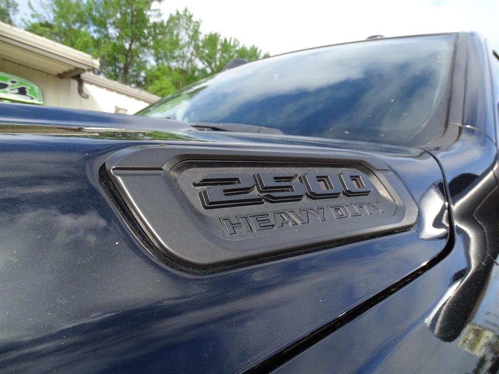 RAM 2500 Laramie 4x4 Crew Cab 6'4" Box 2022