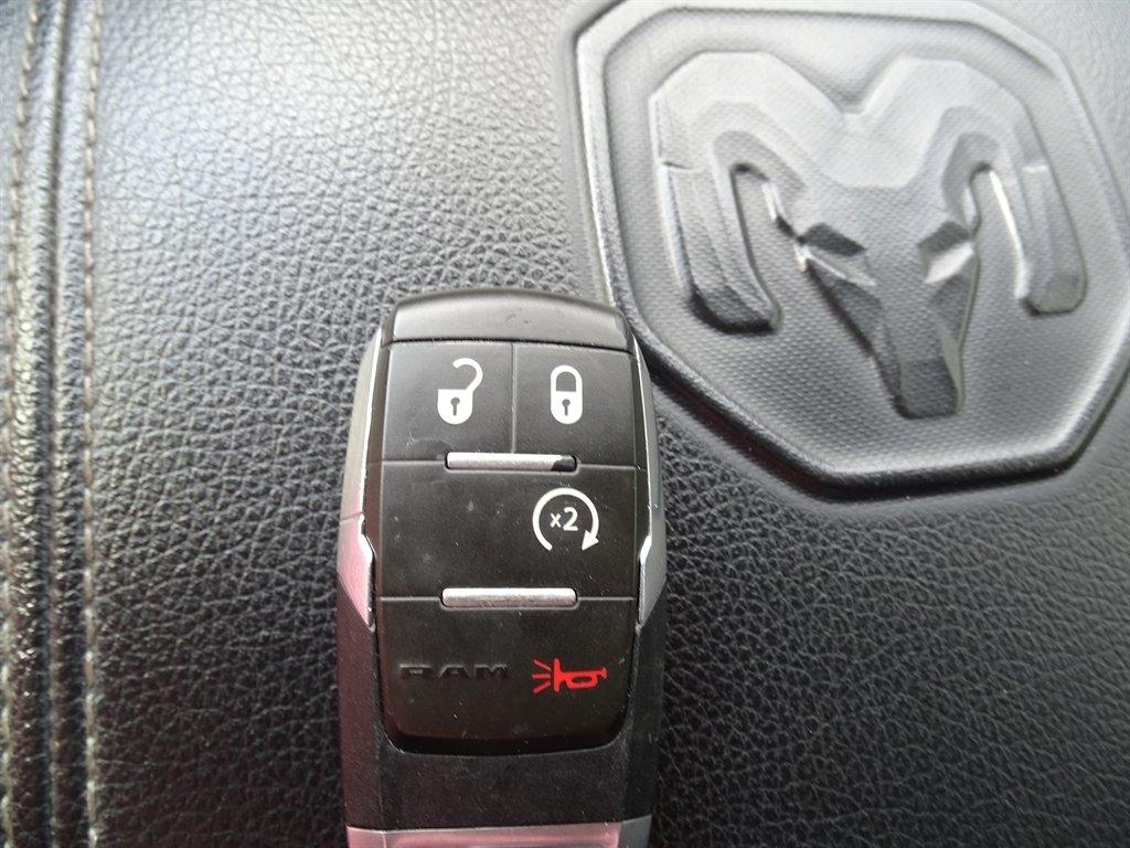 RAM 2500 Laramie 4x4 Crew Cab 6'4" Box 2022