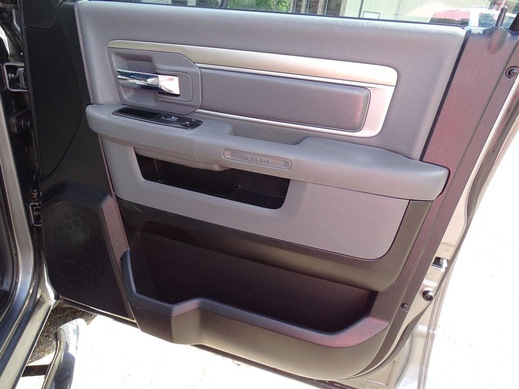 RAM 1500 2WD Crew Cab 140.5" Lone Star 2013