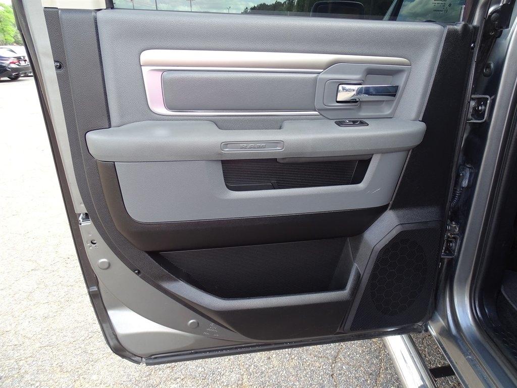 RAM 1500 2WD Crew Cab 140.5" Lone Star 2013