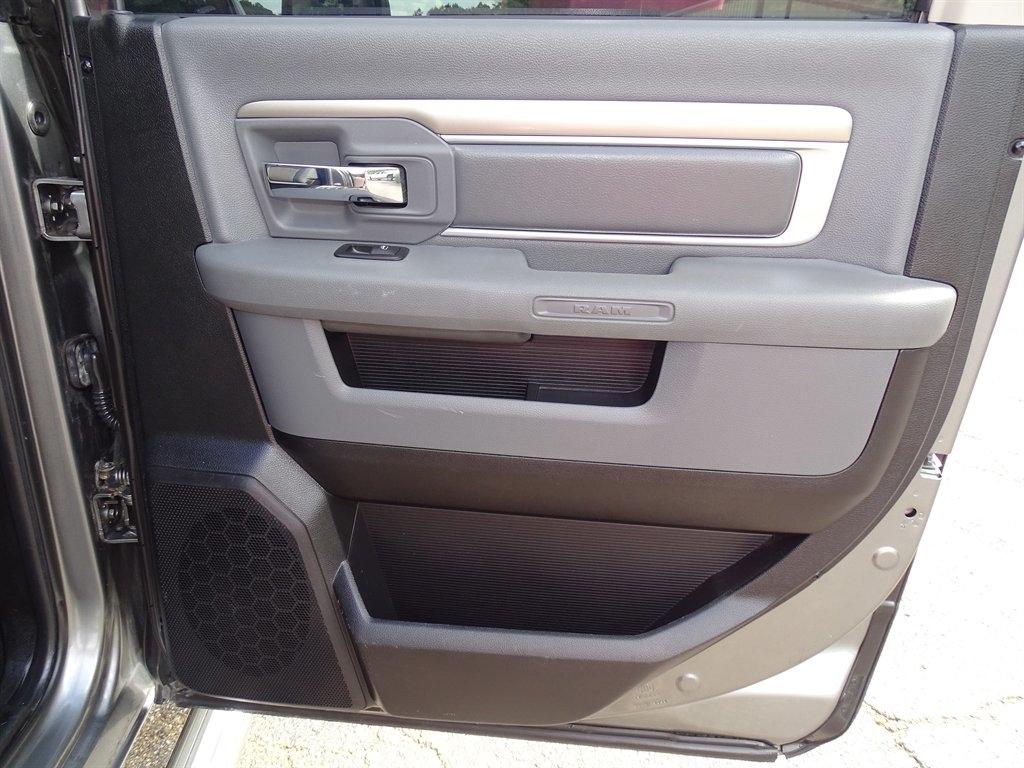 RAM 1500 2WD Crew Cab 140.5" Lone Star 2013