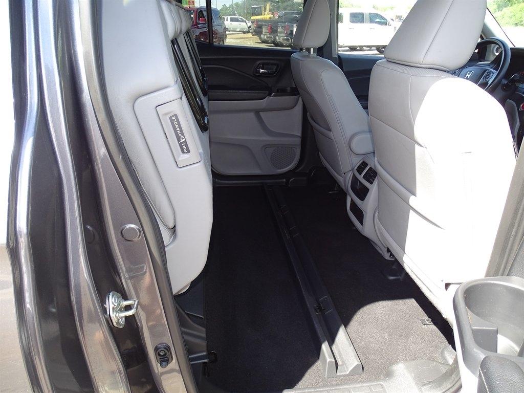 Honda Ridgeline RTL-T 4x4 Crew Cab 5.3' Bed 2017