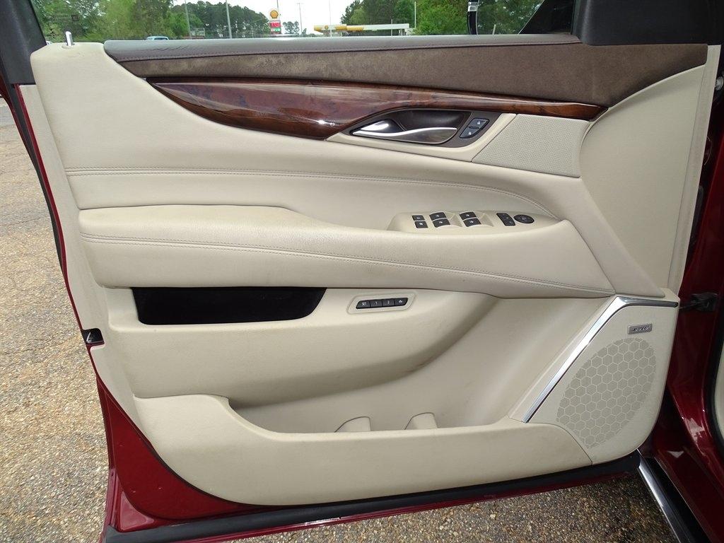 Cadillac Escalade ESV 4WD 4dr Premium Luxury 2017