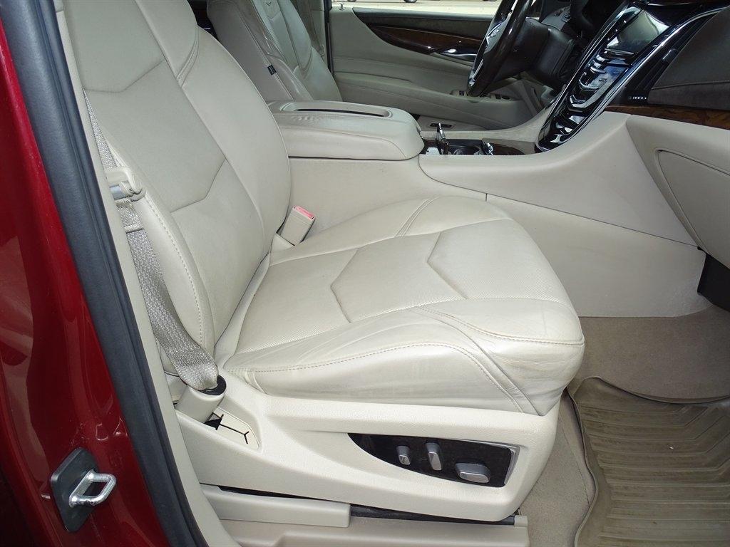 Cadillac Escalade ESV 4WD 4dr Premium Luxury 2017