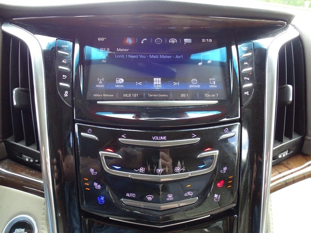 Cadillac Escalade ESV 4WD 4dr Premium Luxury 2017