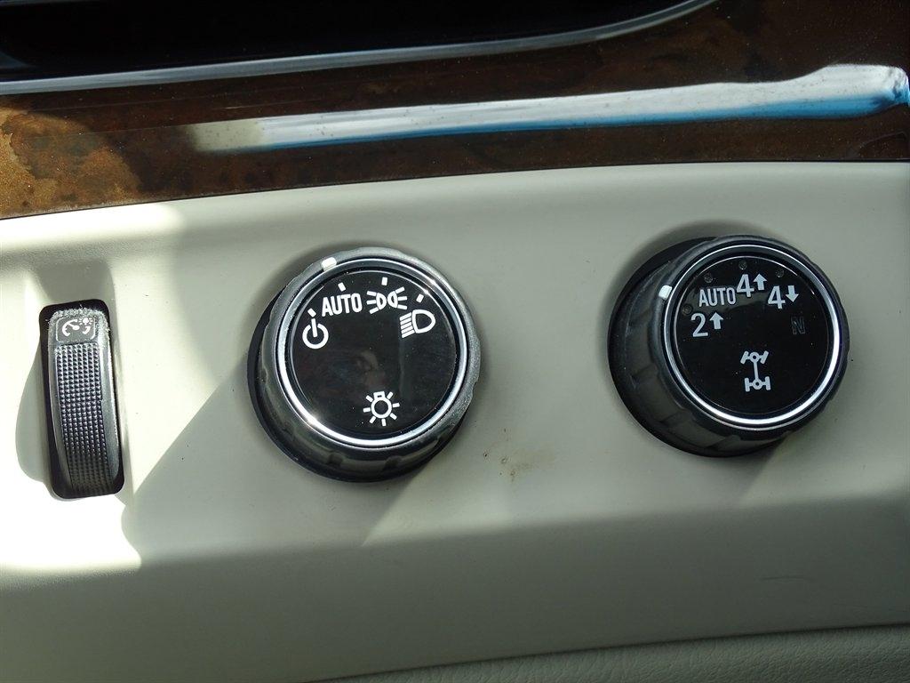 Cadillac Escalade ESV 4WD 4dr Premium Luxury 2017