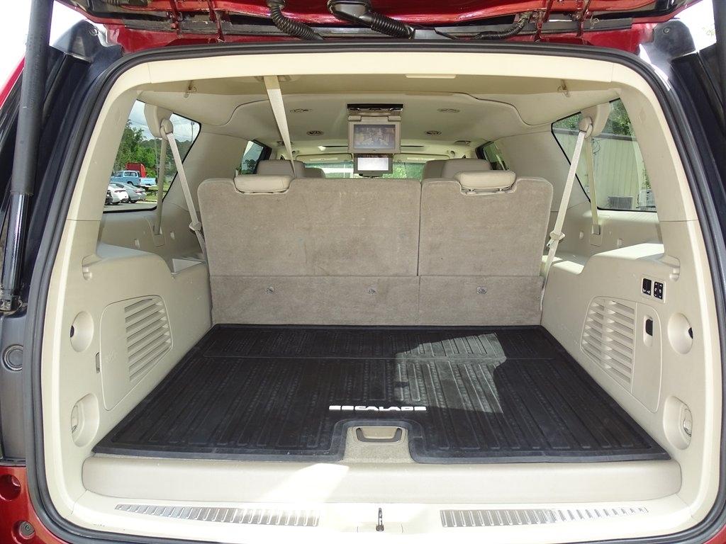 Cadillac Escalade ESV 4WD 4dr Premium Luxury 2017