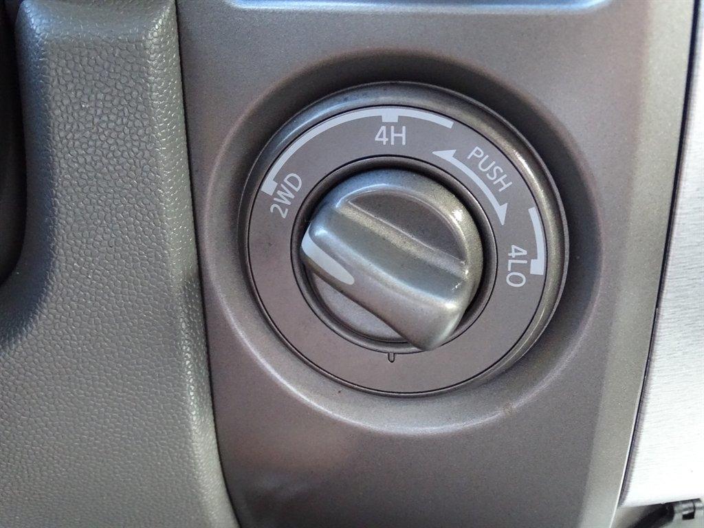 Nissan Titan LE Crew Cab 4WD FFV 2005