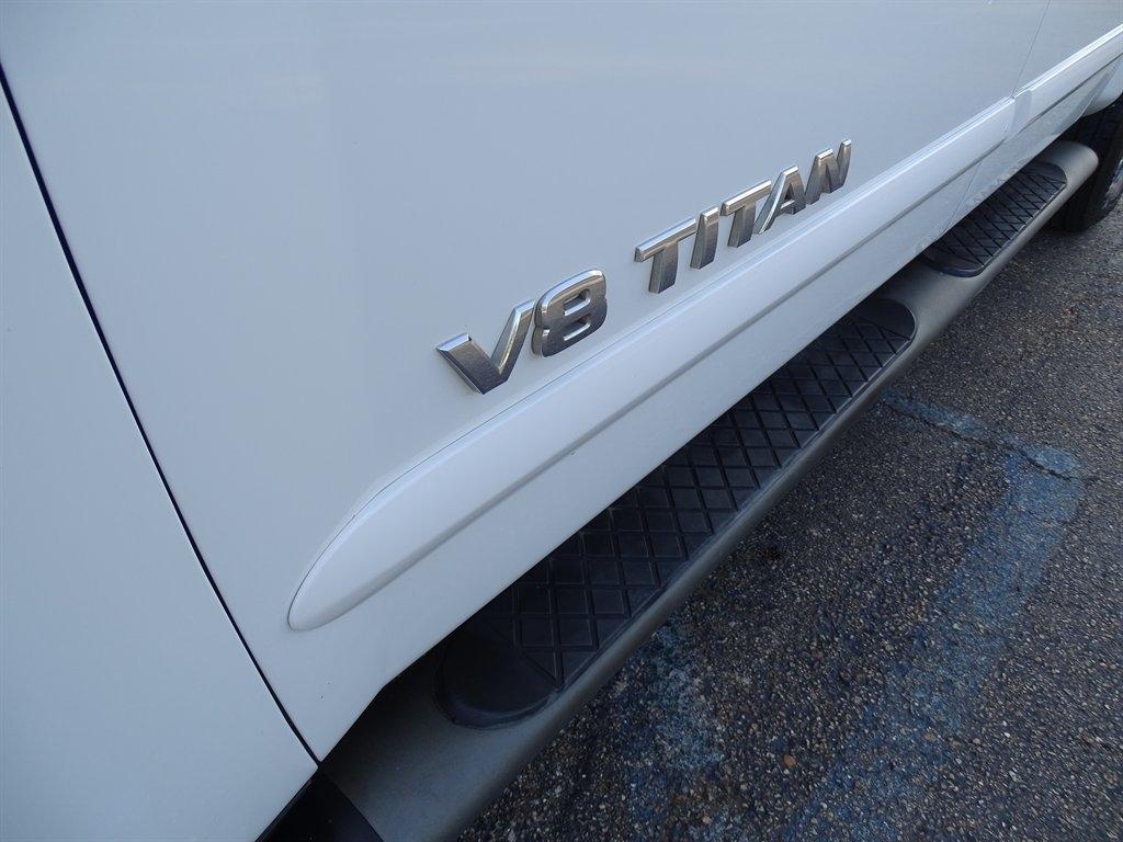 Nissan Titan LE Crew Cab 4WD FFV 2005