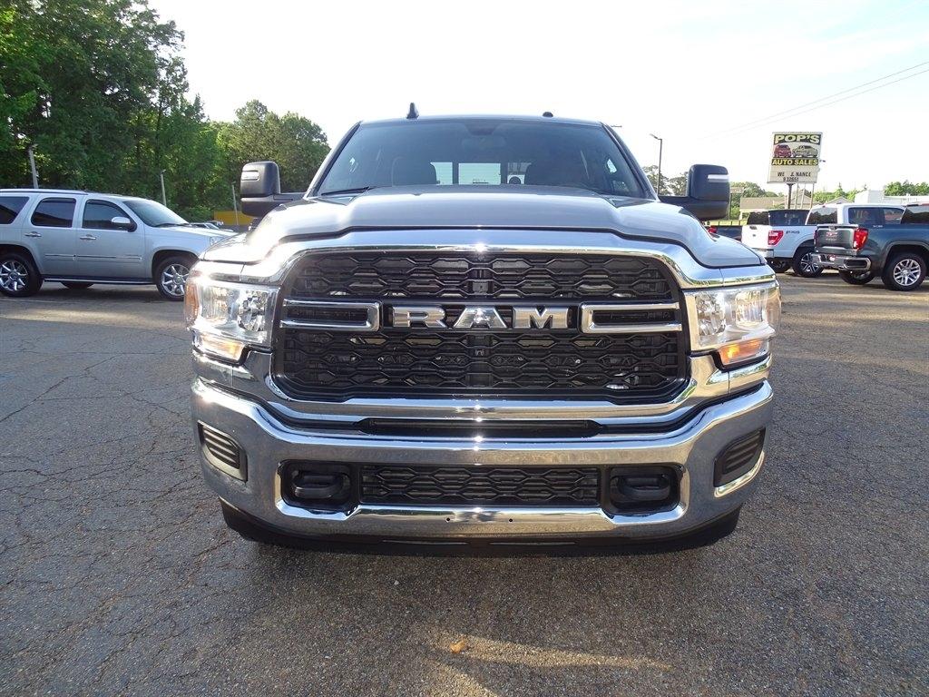 RAM 2500 Tradesman 4x4 Crew Cab 6'4" Box 2024