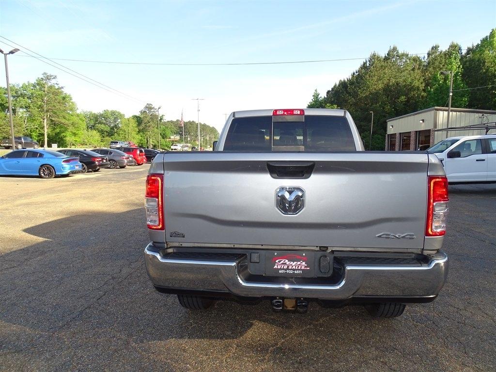 RAM 2500 Tradesman 4x4 Crew Cab 6'4" Box 2024
