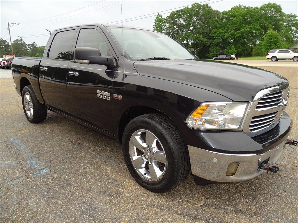RAM 1500 Lone Star 4x4 Crew Cab 5'7" Box 2017