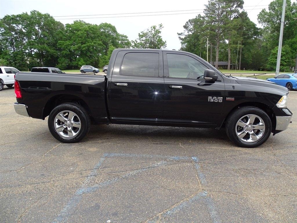 RAM 1500 Lone Star 4x4 Crew Cab 5'7" Box 2017