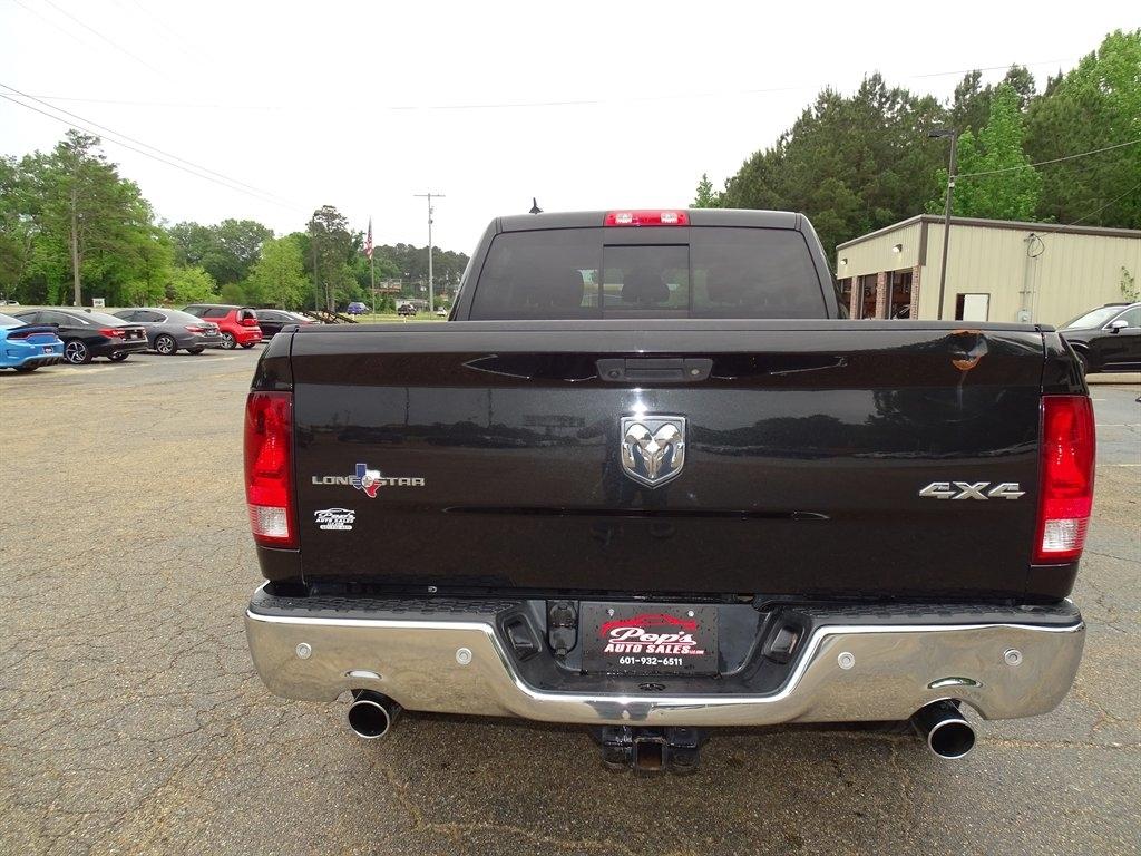 RAM 1500 Lone Star 4x4 Crew Cab 5'7" Box 2017