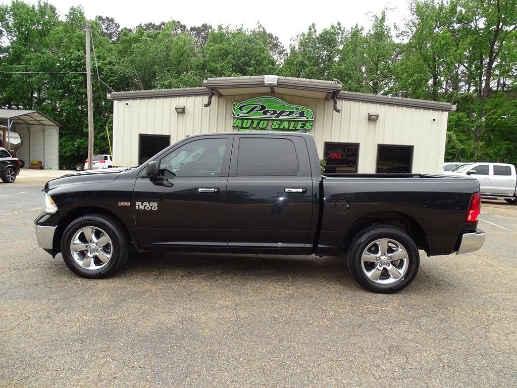 RAM 1500 Lone Star 4x4 Crew Cab 5'7" Box 2017