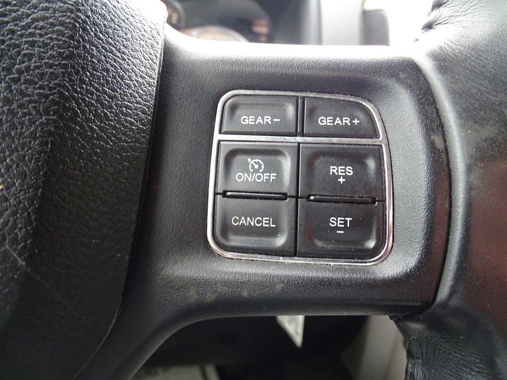 RAM 1500 Lone Star 4x4 Crew Cab 5'7" Box 2017