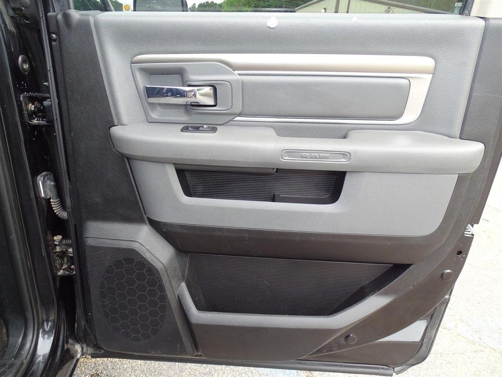 RAM 1500 Lone Star 4x4 Crew Cab 5'7" Box 2017