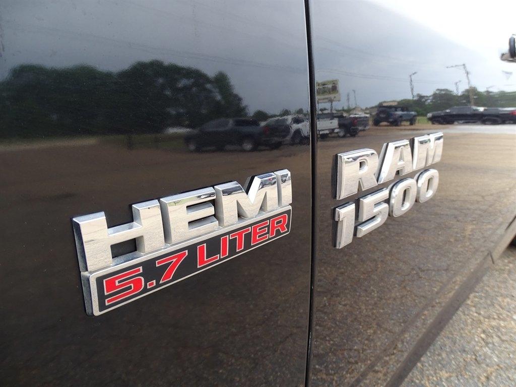 RAM 1500 Lone Star 4x4 Crew Cab 5'7" Box 2017