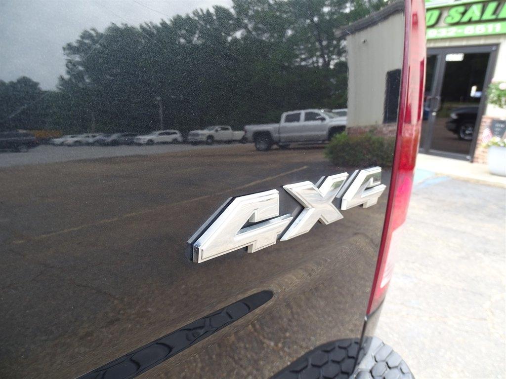 RAM 1500 Lone Star 4x4 Crew Cab 5'7" Box 2017