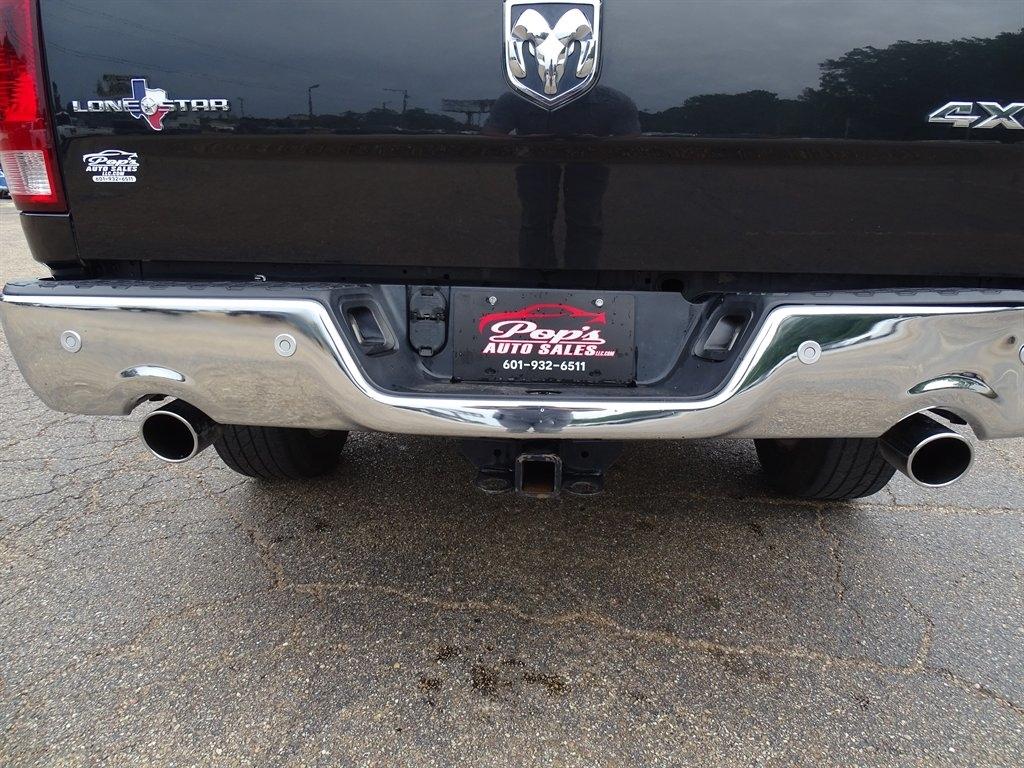 RAM 1500 Lone Star 4x4 Crew Cab 5'7" Box 2017