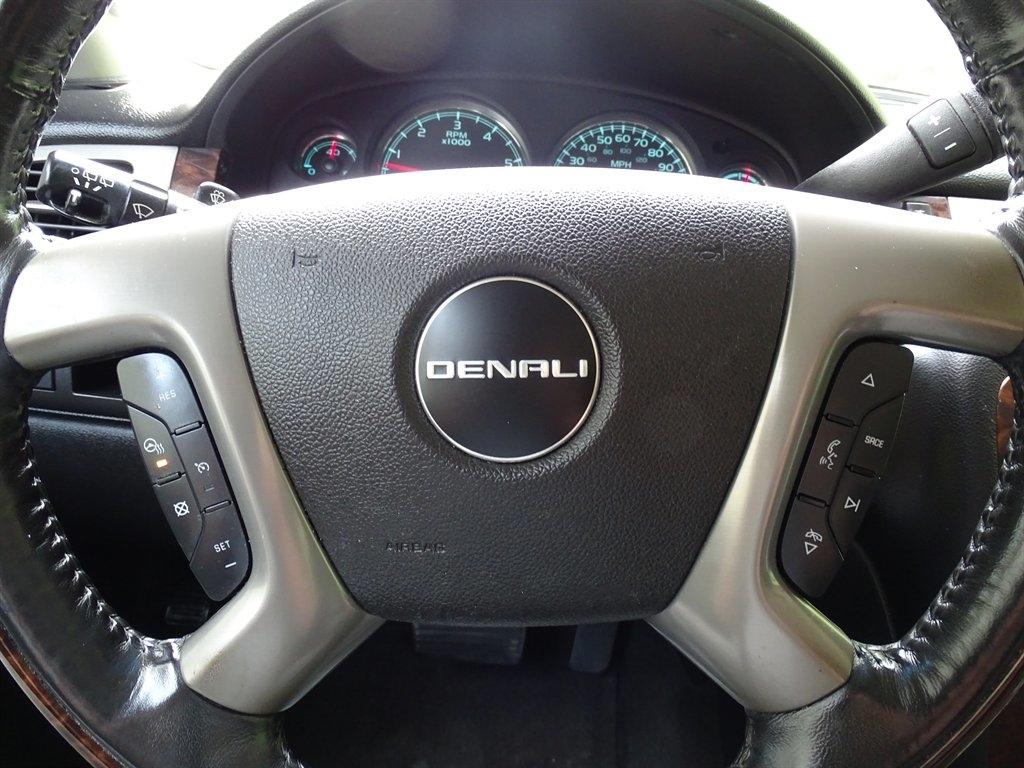 GMC Yukon 2WD 4dr 1500 Denali 2013