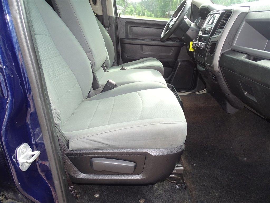 RAM 1500 4WD Crew Cab 140.5" Express 2014