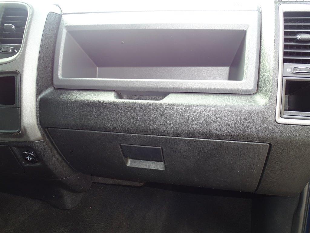 RAM 1500 4WD Crew Cab 140.5" Express 2014