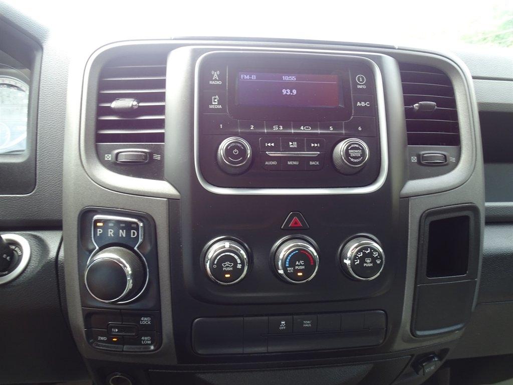 RAM 1500 4WD Crew Cab 140.5" Express 2014