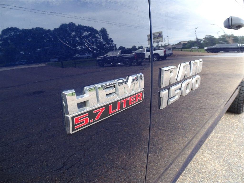 RAM 1500 4WD Crew Cab 140.5" Express 2014