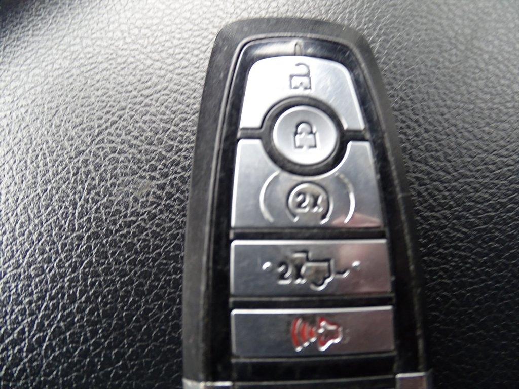 Ford Super Duty F-250 SRW King Ranch 4WD Crew Cab 8' Box 2022