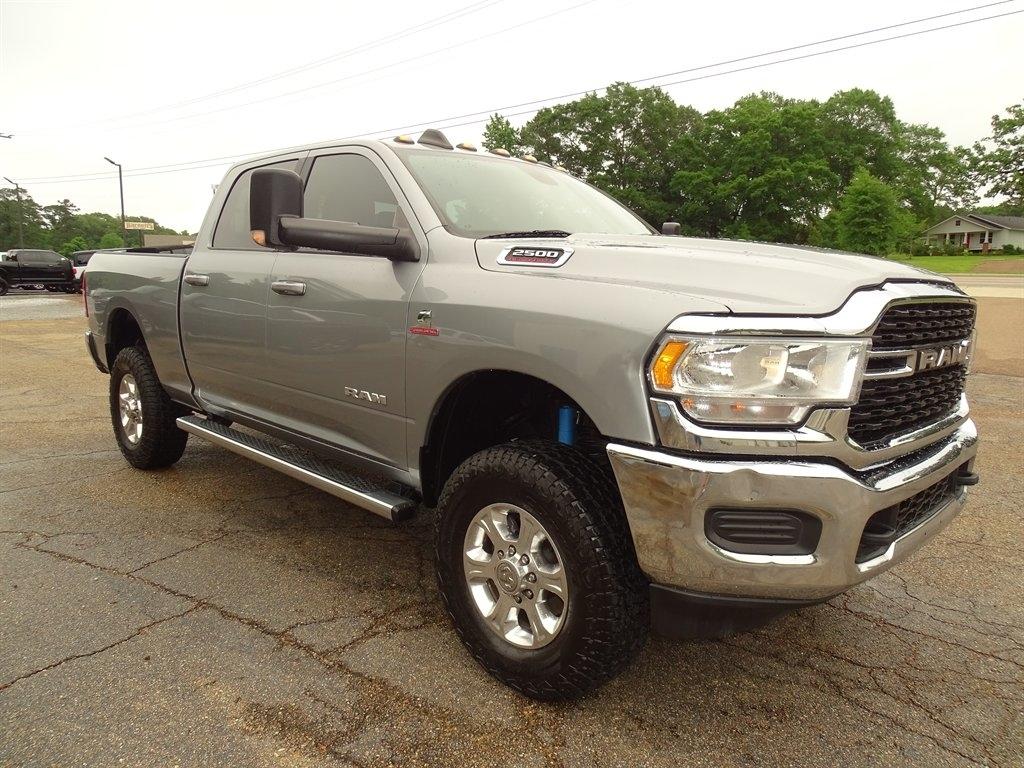 RAM 2500 Lone Star 4x4 Crew Cab 6'4" Box 2022