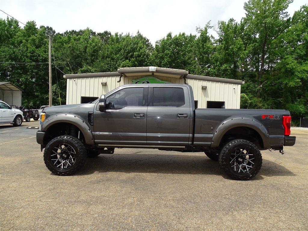 Ford Super Duty F-250 SRW King Ranch 4WD Crew Cab 8' Box 2018