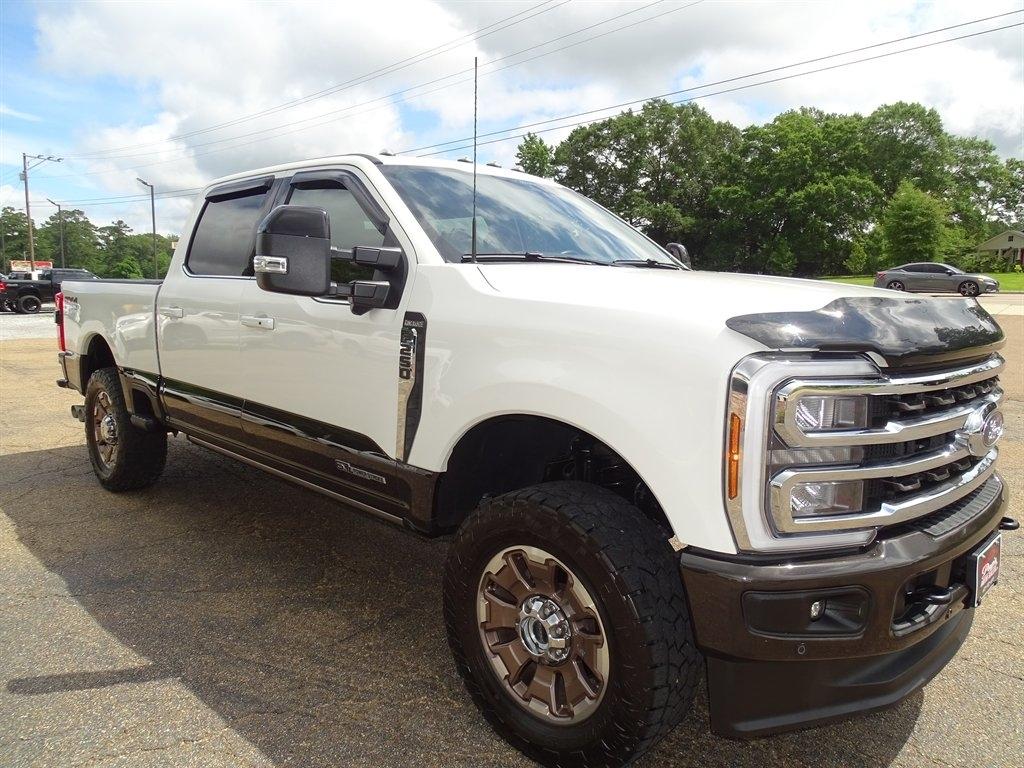 Ford Super Duty F-250 SRW King Ranch 4WD Crew Cab 8' Box 2025