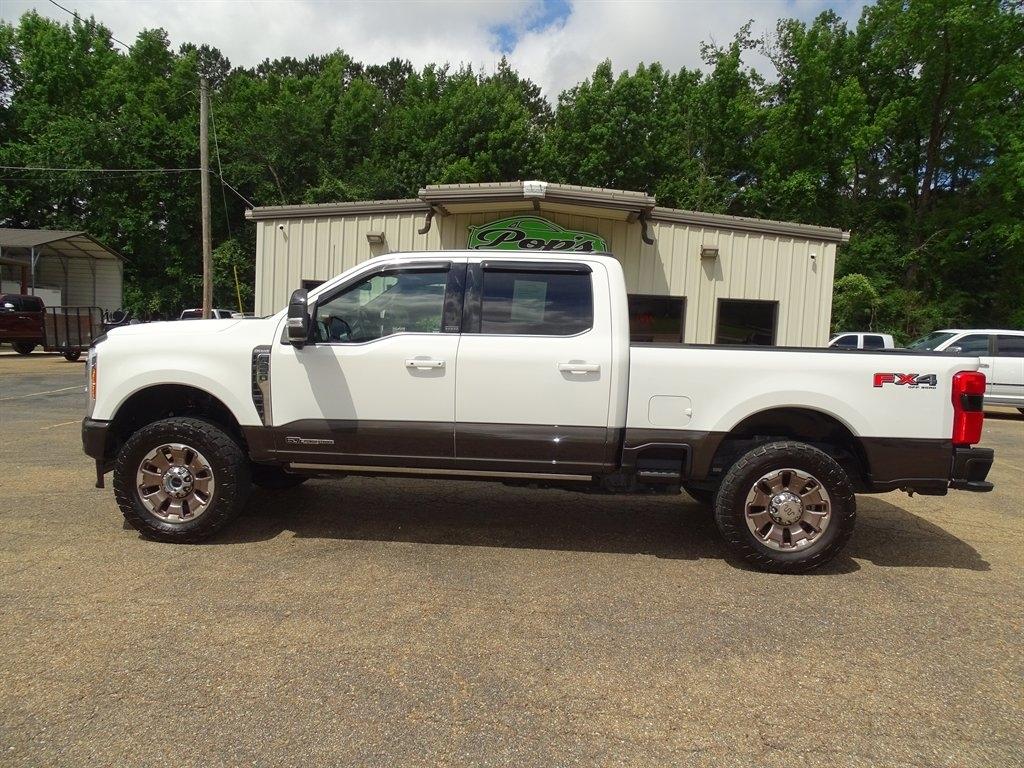 Ford Super Duty F-250 SRW King Ranch 4WD Crew Cab 8' Box 2025