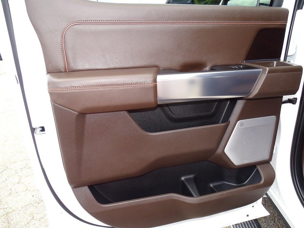 Ford Super Duty F-250 SRW King Ranch 4WD Crew Cab 8' Box 2025