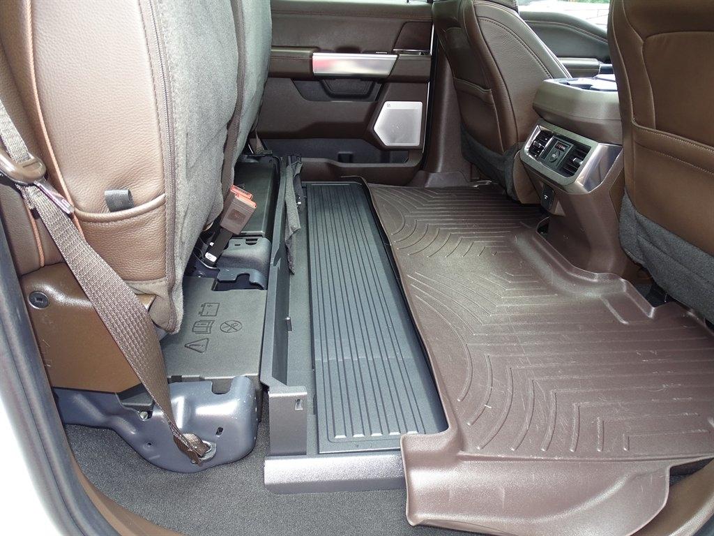 Ford Super Duty F-250 SRW King Ranch 4WD Crew Cab 8' Box 2025