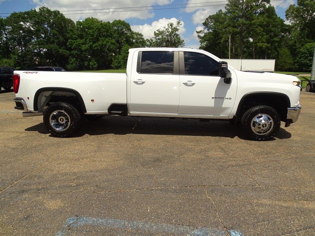 Chevrolet Silverado 3500HD 4WD Crew Cab 172" LT 2022