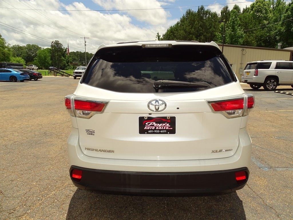 Toyota Highlander AWD 4dr V6 XLE (Natl) 2016