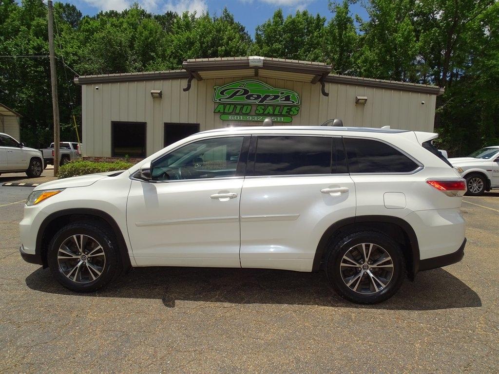Toyota Highlander AWD 4dr V6 XLE (Natl) 2016