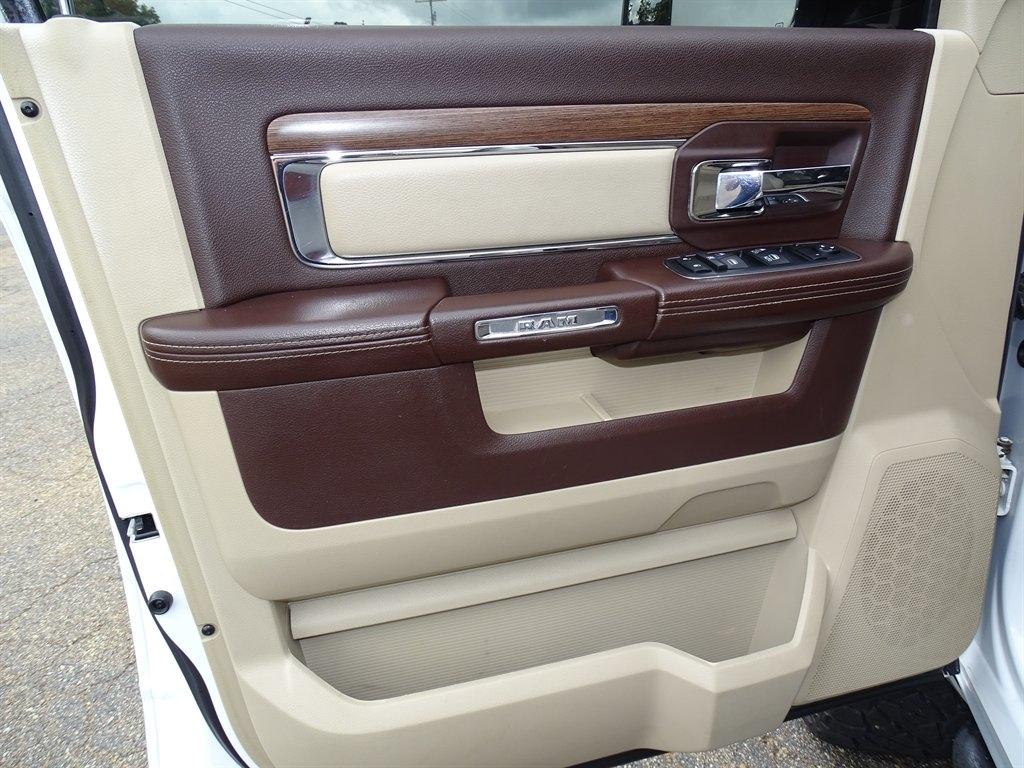 RAM 3500 4WD Crew Cab 169" Laramie 2013